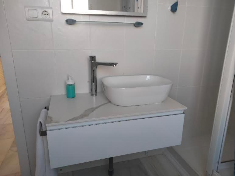 Apartamento Primera Linea De Playa Manilva Eksteriør bilde